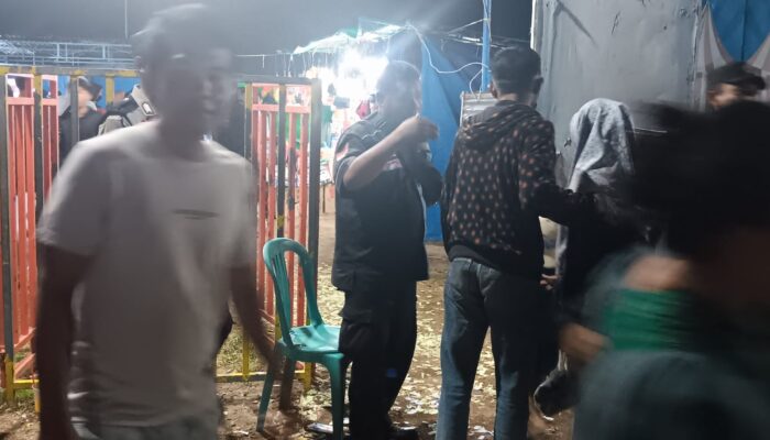 POLSEK BAYAN KAWAL “RONA-RONA” DI PASAR ANYAR, HIBURAN RAKYAT BERLANGSUNG AMAN