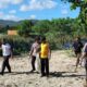Gerakan Asri Pantai Lakey, Polsek Hu’u Bersama Masyarakat Jaga Kebersihan Lingkungan Wisata