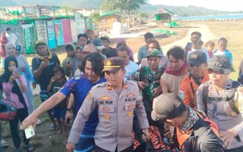 KORBAN TERSERET ARUS DI PANTAI LAKEY DITEMUKAN MENINGGAL DUNIA, TIM GABUNGAN LAKUKAN EVAKUASI