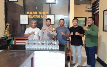 Operasi Pangkas Biang Kerok Keresahan Masyarakat, Polsek Bolo Gagalkan Peredaran 50 Botol Miras Jenis Arak Bali