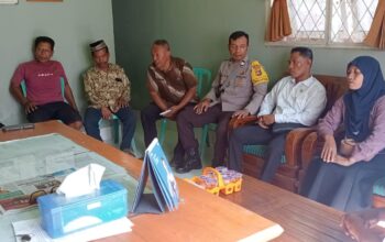 Bhabinkamtibmas Kelurahan Kelayu Utara Mediasi Permasalahan KDRT Pasangan Suami Istri di Kantor Kelurahan