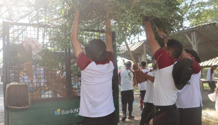 Polres Loteng Gelar Aksi Bersih di Bypass Labulia Peringati Hari Lingkungan Hidup Sedunia. ‎