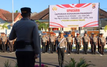 Kapolres Lombok Timur Pimpin Upacara Kenaikan Pangkat Personel dan ASN Polri Periode Juli 2026
