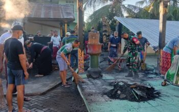 Gotong Royong Pulihkan Pura Satria Dharma Pascakebakaran