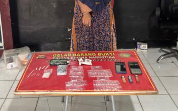 SATRESNARKOBA POLRES DOMPU AMANKAN TERDUGA PELAKU NARKOTIKA DALAM OPERASI BESAR-BESARAN DI KAMPUNG RAWAN NARKOBA