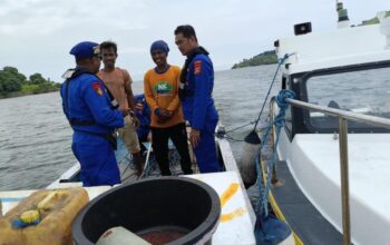 Cegah Potensi Kejahatan dan Imbau Nelayan Jaga Keselamatan, Satpolairud Polres Bima Kabupaten Optimalkan Patroli Rutin di Perairan Teluk Bima