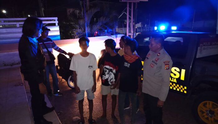 KAPOLSEK WOJA PIMPIN LANGSUNG PATROLI KRYD, ANTISIPASI GANGGUAN KAMTIBMAS DI WILAYAH HUKUM POLSEK WOJA