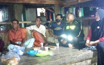 Bhabinkamtibmas Polres Bima Kota, Fasilitasi Musyawarah Warga Terkait Rencana Usaha UMKM Kandang Ayam Potong