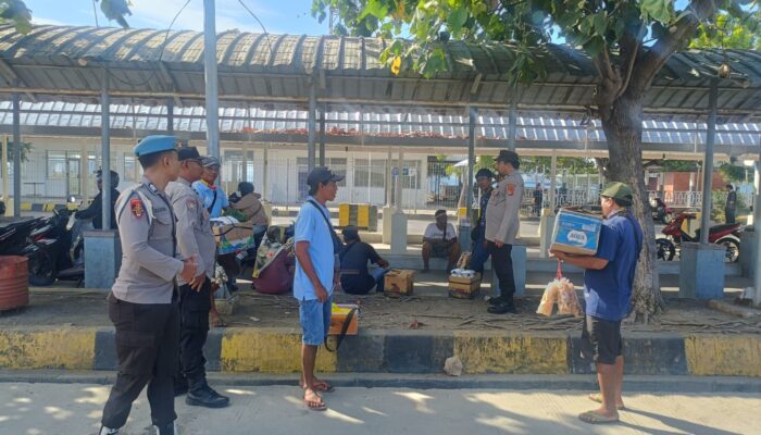 Polsek Kawasan Pelabuhan Laut Tano Gelar Patroli Dialogis, Imbau Penumpang Utamakan Keselamatan dan Keamanan