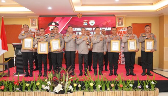 Sukseskan Transparansi Kepolisian, Polres Lombok Barat Sabet Dua Penghargaan dalam Rakerwas Itwasda Polda NTB 2026