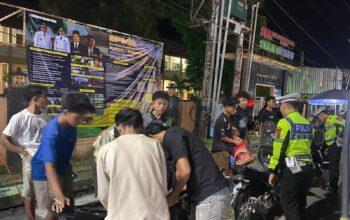 PATROLI DIALOGIS MALAM HARI, POLRES DOMPU AJAK REMAJA HINDARI PERGAULAN BEBAS DAN AKTIVITAS YANG BERPOTENSI MENGGANGGU KAMTIBMAS