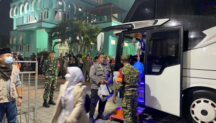 Polda NTB, Polresta Mataram dan TNI Kawal Kedatangan Jemaah Haji Kloter 12 Asal Lombok Timur