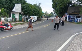 Polsek Gangga Jaga Rawan Pagi di Simpang 3 Puskesmas, Arus Gangga-Bayan Lancar