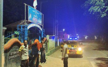 Polsek Langgudu Gelar Patroli Blue Light Cipkon, Antisipasi Gangguan Kamtibmas di Tiga Desa