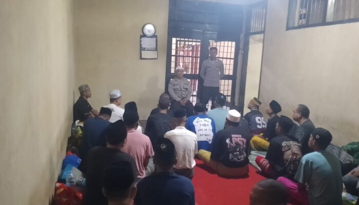 SAT BINMAS POLRES DOMPU PERKUAT PEMBINAAN KEAGAMAAN BAGI TAHANAN DAN MASYARAKAT MELALUI CERAMAH AGAMA SERTA SAFARI SHOLAT JUMAT