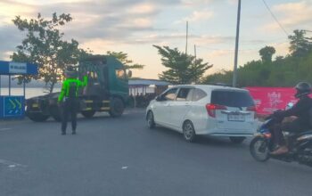 “Rawan Sore” Satlantas Polres Bima Kabupaten Laksanakan Penjagaan dan Gatur Lalin di Titik Rawan