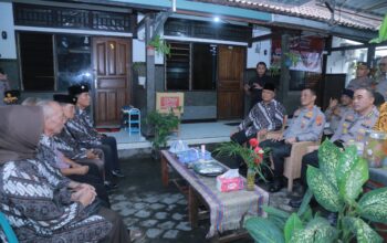 Sambut Hari Bhayangkara ke-80, Kapolda NTB Anjangsana ke Rumah Purnawirawan