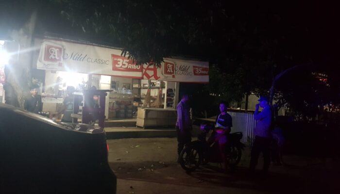 21.00 Wita, Lampu Biru Polsek Bayan Keliling 3 Titik Vital: Blue Light Jaga Anyar Aman