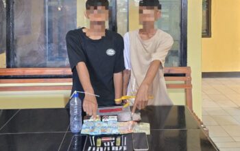 Polsek Bolo Bongkar Dugaan Peredaran Sabu di Desa Tambe, Dua Pria Diamankan bersama BB 23 Poket Diduga Sabu