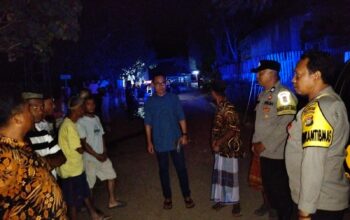 Respon Cepat Polsek Ambalawi, Amankan Warga yang Lakukan Penghadangan Jalan di Desa Talapiti
