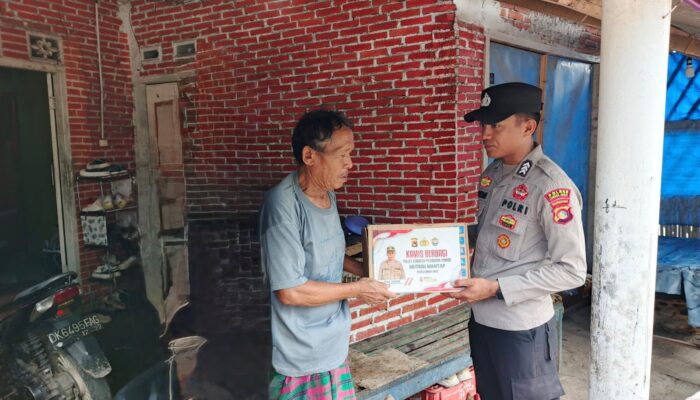 Polres Lombok Barat Salurkan Sembako Nutrisi Mantap di Lembar