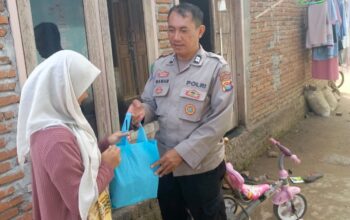 Polsek Lembar Salurkan Bantuan Nutrisi Mantap di Labuan Tereng
