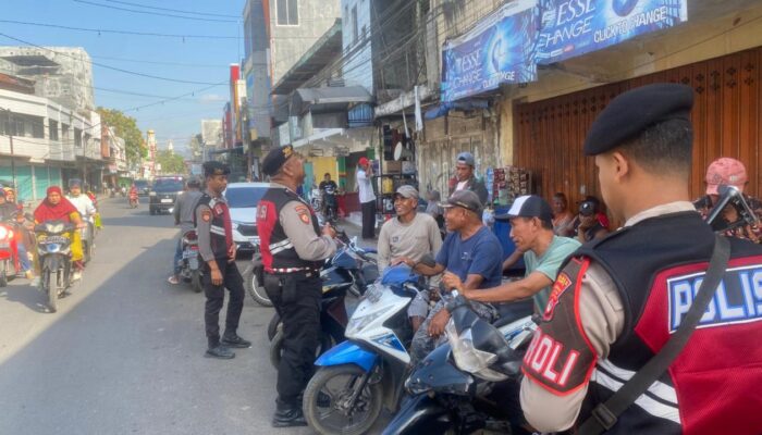 POLRES DOMPU TINGKATKAN KEAMANAN WILAYAH MELALUI PATROLI RUTIN DAN DIALOGIS, WARGA DIAJAK BERPERAN AKTIF MENJAGA KAMTIBMAS