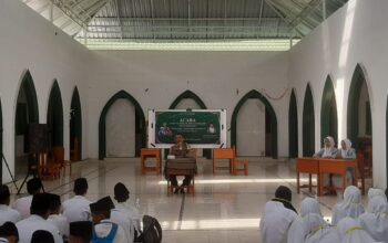 Bhabinkamtibmas Desa Anjani Berikan Penyuluhan Pencegahan Bullying kepada Santri Baru MAPK Syaikh Zainuddin NW Anjani