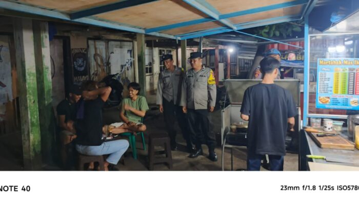 Personel Polsek Sambelia Gelar Patroli Antisipasi Balap Liar dan Kejahatan 3C, Sampaikan Imbauan Kamtibmas kepada Masyarakat