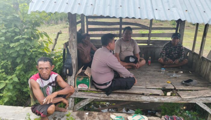 Sambang humanis Bhabinkamtibmas desa konte dorong keamanan dan ketahanan pangan