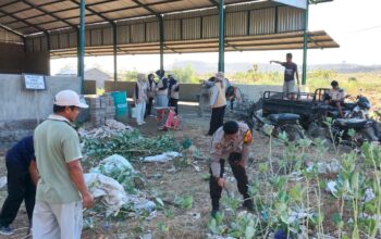 Bhabinkamtibmas Polsek Kilo Bersama TNI, Pemerintah Desa dan Mahasiswa KKN Gelar Gotong Royong Jumat Bersih