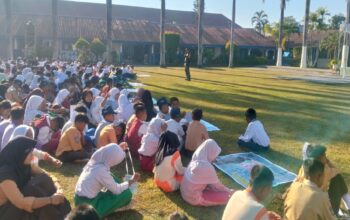 MPLS SMP 7 Mataram Diperkuat Materi Wasbang dan LKBB Babinsa