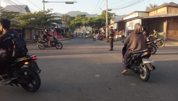 Polsek Pemenang Gelar Kegiatan Rawan Pagi di Simpang 4 Pemenang