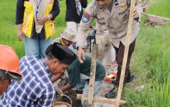 BKTM Polsek Monta Hadir Sosialisasi Program Percepatan Peningkatan Tata Guna Air Irigasi (P3-TGAI) di Desa Binaannya