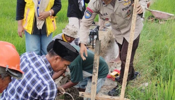 BKTM Polsek Monta Hadir Sosialisasi Program Percepatan Peningkatan Tata Guna Air Irigasi (P3-TGAI) di Desa Binaannya