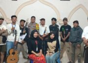 Bhabinkamtibmas Kelurahan Denggen Amankan Penutupan Lomba Karang Taruna Pendekar, Imbau Warga Jaga Kamtibmas