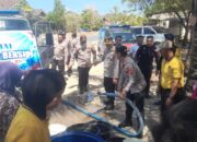 Polres Lombok Timur Salurkan Air Bersih untuk Warga Sekaroh, Bantu Atasi Krisis Air
