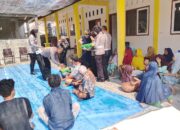Sambut HUT Lalu Lintas ke-71, Bhabinkamtibmas Dampingi Penyaluran Sembako bagi Lansia dan Disabil