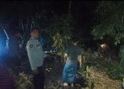 Kebakaran Kebun Bambu di Dusun Penyenggir Berhasil Dipadamkan Bhabinkamtibmas Bersama Warga