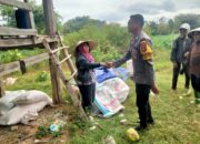 Dukung Program Asta Cita Presiden, Bhabinkamtibmas Desa Mokong Sambangi Petani di Persawahan Kalimian