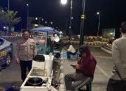Cegah Gangguan 3C, Polsek Labuhan Badas Gelar Patroli Blue Light Malam Hari di Wilkum Labuhan Badas