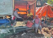 Bhabinkamtibmas Polsek Kempo Dorong Petani Sisihkan Hasil Panen Bawang Merah untuk Bibit Musim Tanam Berikutnya
