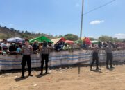 Personel Sat Samapta Polres Bima Kota Amankan Pacuan Kuda di Sambinae