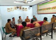 Kapolsek Woja Perkuat Sinergi dengan Pemerintah Desa dan Sekolah melalui Silaturahmi
