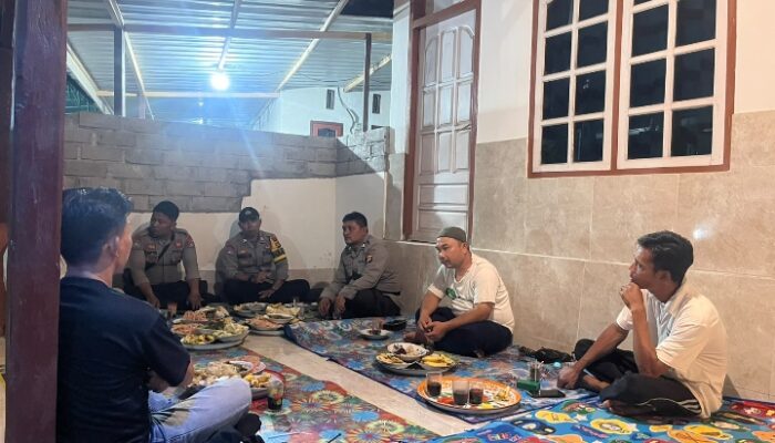 Bhabinkamtibmas Desa Pematung Bersama Babinsa Amankan Hiburan Malam Kesenian Cilokak di Sakra Barat