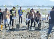 Kapolres Bima Kota Tanam Mangrove di Pantai Lawata, Wujud Kepedulian terhadap Kelestarian Lingkungan