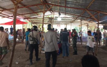Tak Kenal Kompromi, Polsek Woha Grebek Judi Sabung Ayam dan Bakar Alat Peraga 2 Ekor ayam diamankan