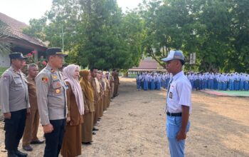 Kapolsek Kempo Jadi Pembina Upacara di SMAN 1 Kempo, Ajak Pelajar Disiplin dan Hindari Pelanggaran Hukum