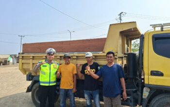 Cegah Kecelakaan Lalu Lintas, Satlantas Polres Bima Kota Sosialisasikan Bahaya Overload kepada Sopir Truk