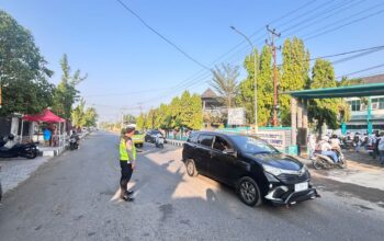 Satlantas Polres Dompu Gelar Strong Point Pagi, Wujudkan Kelancaran dan Keamanan Lalu Lintas